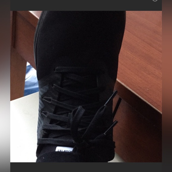 🌟 Last chance sale! Nike sneakers size 7 - Picture 2 of 3